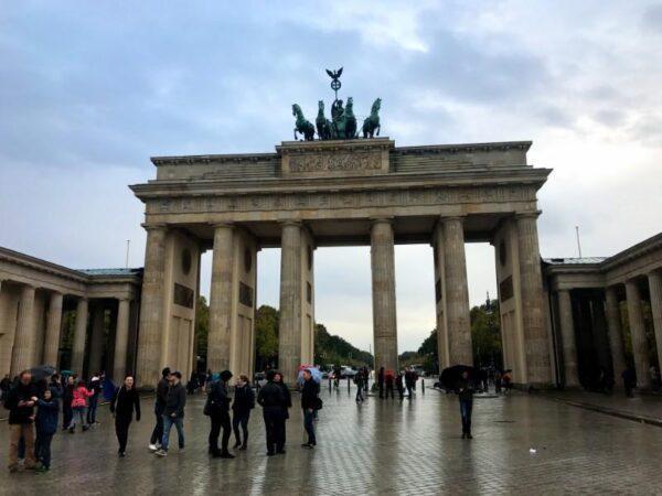 bradenburg gate in rainy weather