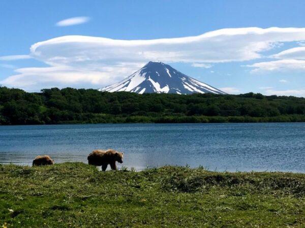 istok bay kurile lake kamchatka russia