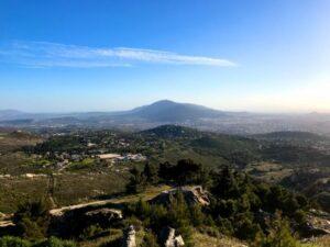 hiking mount pentelicus near athens