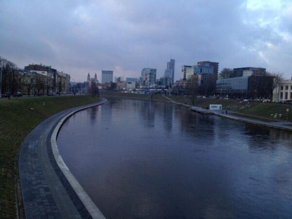 neris river through vilnius