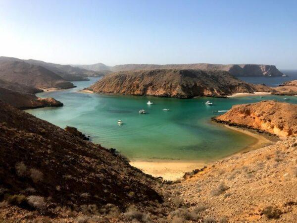 hiking snorkeling al khayran bay oman road trip