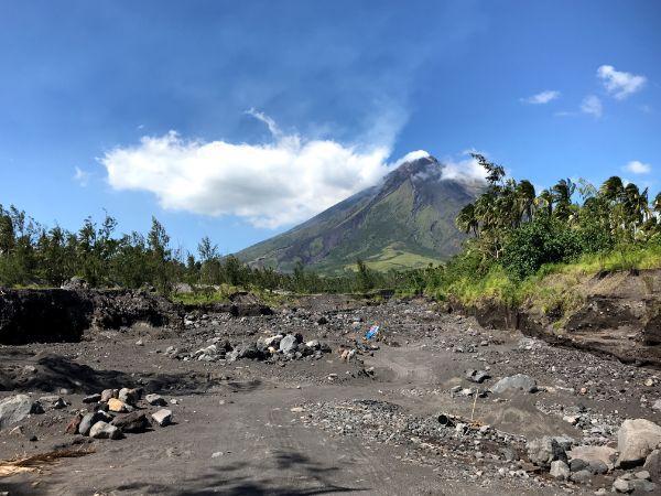 clear view of mount mayon albay philippines 