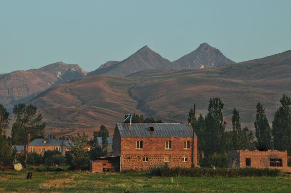aragats village armenia photos