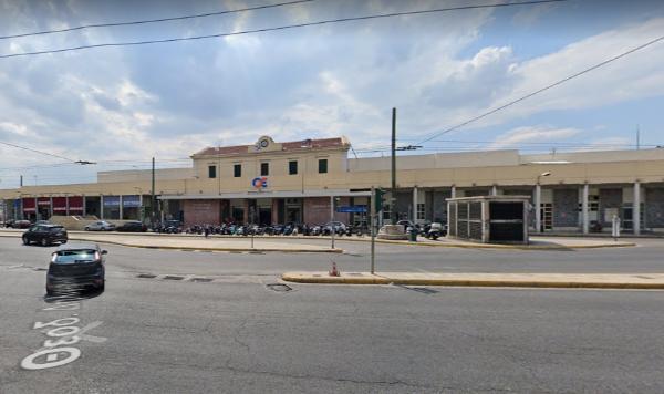 athens Larissa central Train Station Streetview