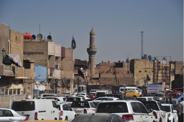 Congested Al-Khulafaa Street in Baghdad