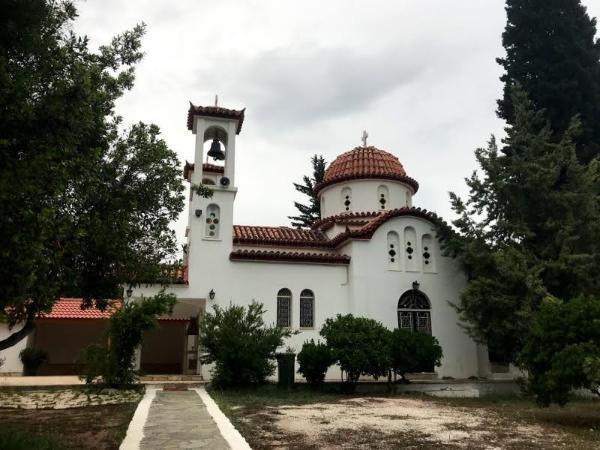 Lonely church near giannoulaiika village in argolida greece 