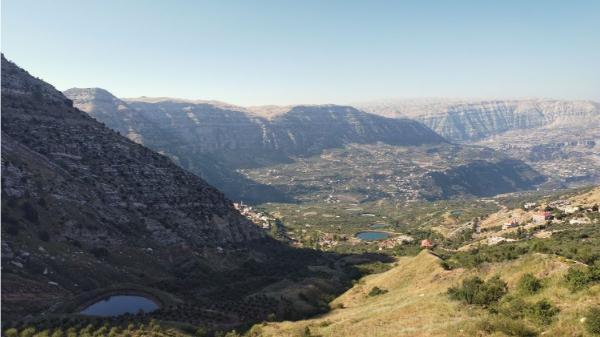 lebanon mountain trail view