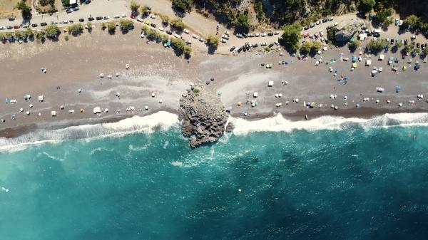 παραλία λιμνιώνας εύβοια κάτοψη από drone