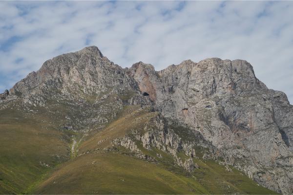 το όρος χουστούπ σε ορειβατικό ταξίδι στην νότια αρμενία
