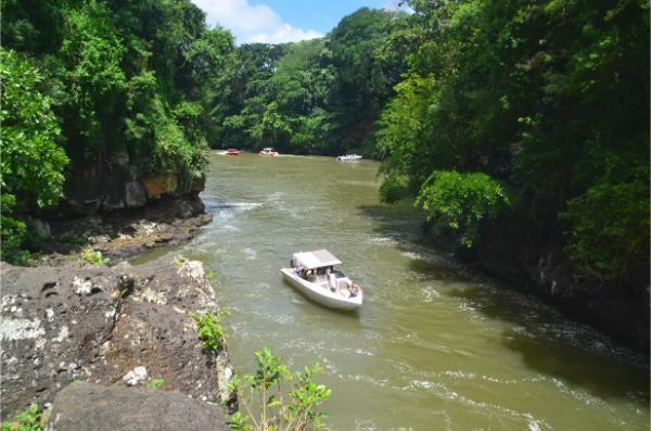 tourist boat on grand river south east in mauritius