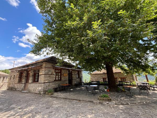 Cute cafe in Pyrsogianni village