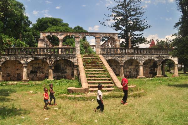 children playing at Rainiharo’s Tomb in antananarivo, madagascar