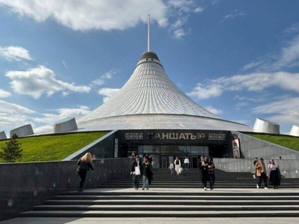 The entrance of Khan Shatyr Mall in astana