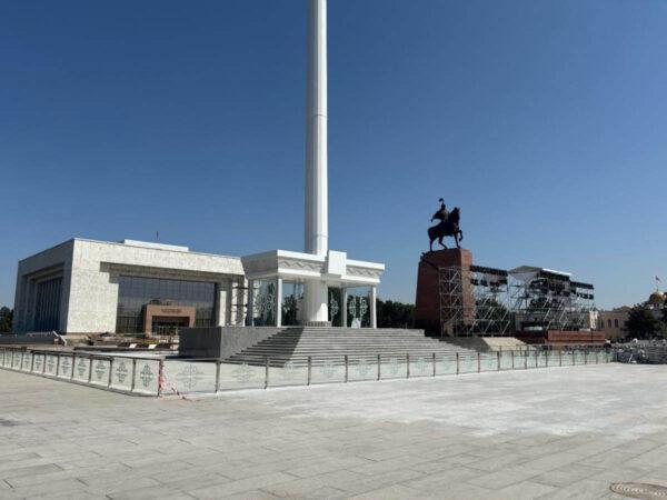 Ala-Too Square with its too-high-to-fit flagpole