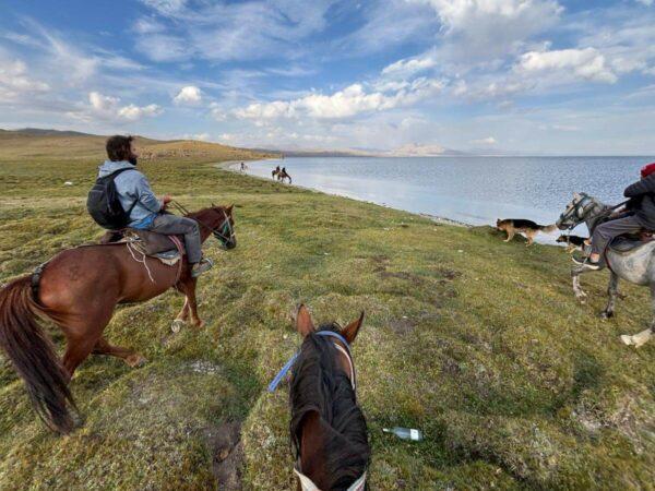 horse riding trip to son kul lake