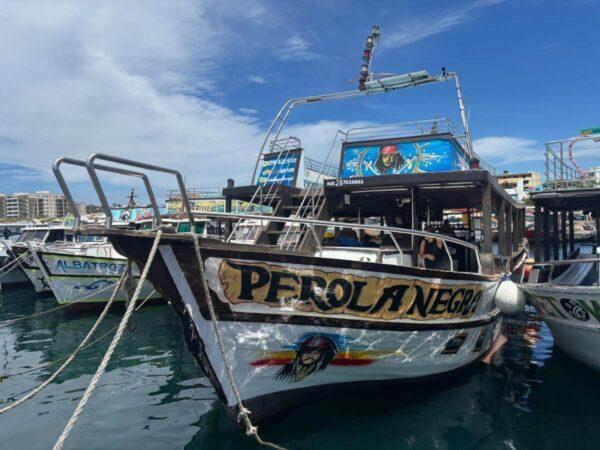 perola negra jack sparrow tour boat in arraial do cabo